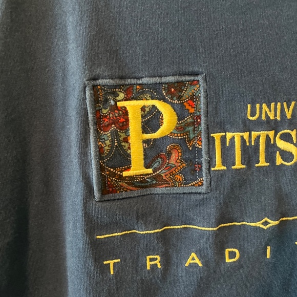 Men’s Large Vintage Embroidered University of Pittsburgh T - Picture 3 of 3